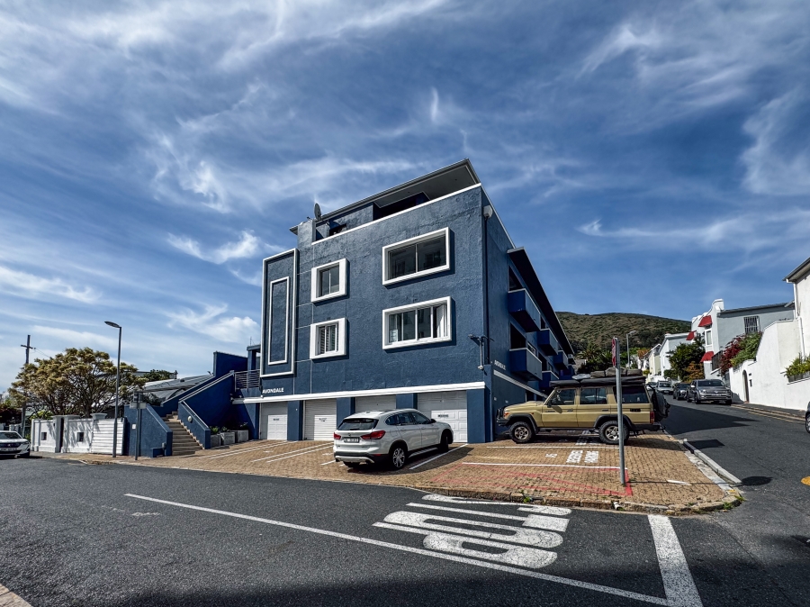 2 Bedroom Property for Sale in Green Point Western Cape